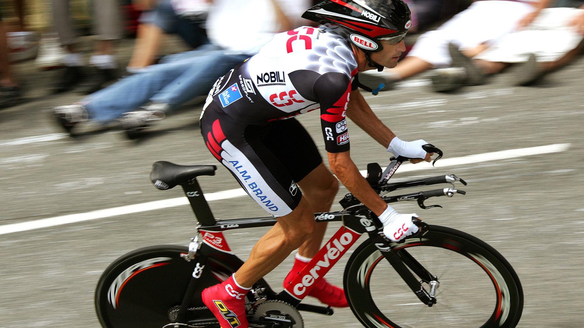 爱游戏综合娱乐-法甲“新贵”崛起，实力较劲不断加剧，法甲首秀